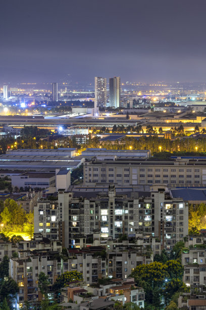 成都高层建筑和道路的现代照明照片图片下载