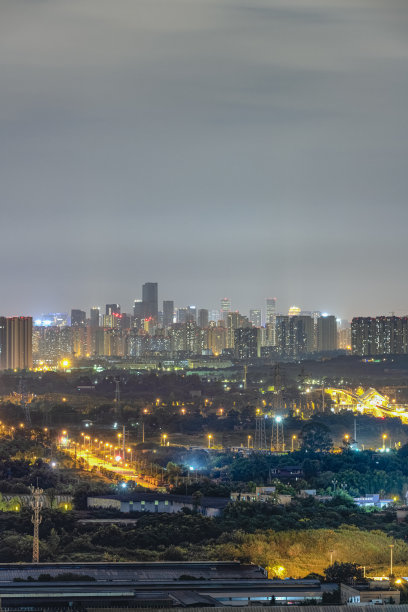 成都高层建筑和道路的现代照明照片图片下载
