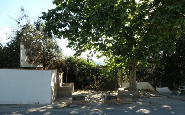 乡村喷泉的田园风光图片下载