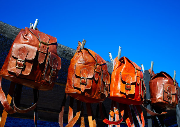 摩洛哥皮革棕色手工艺品袋户外市场图片下载