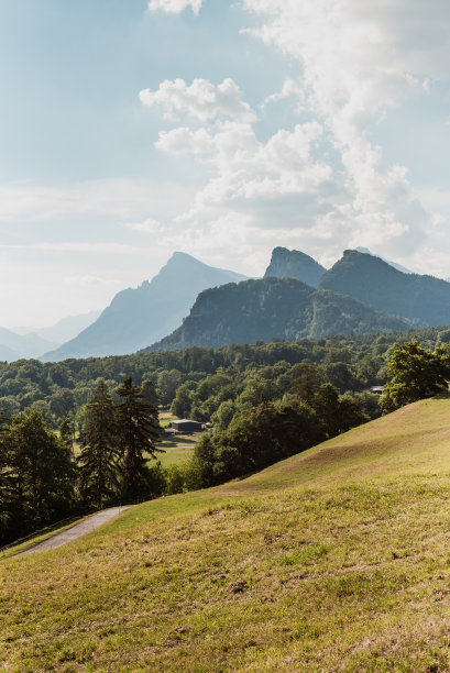 瑞士梅恩菲尔德的Heididorf，海蒂的村庄。图片下载
