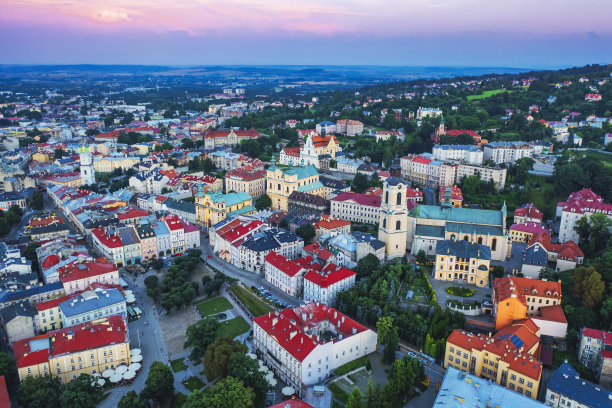 波兰普杰梅斯尔市日落时的鸟瞰图图片下载