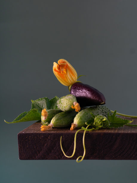 生黄瓜图片下载