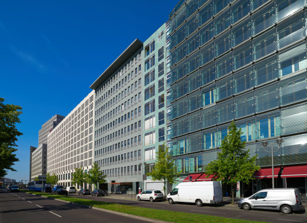 德国柏林市中心的现代城市建筑图片下载