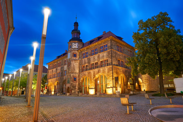 Stadt Nordhausen Rathaus与罗兰图在德国图片下载