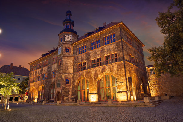 Stadt Nordhausen Rathaus与罗兰图在德国图片下载