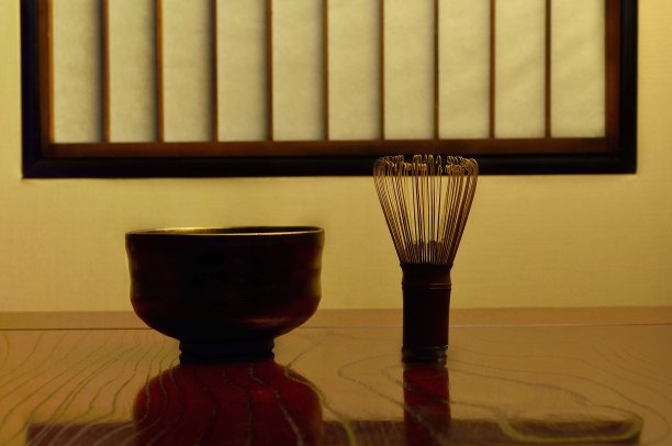 背光源中的绿茶套装图片下载