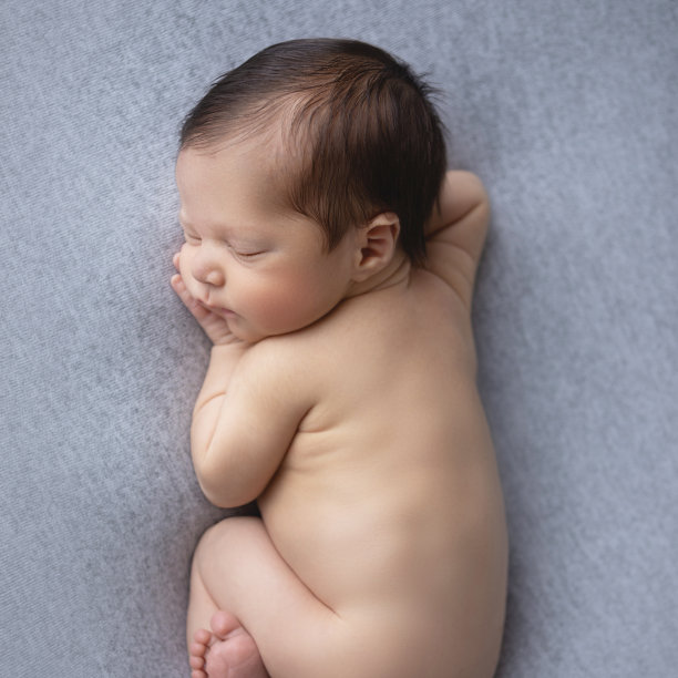 新生的婴儿图片下载