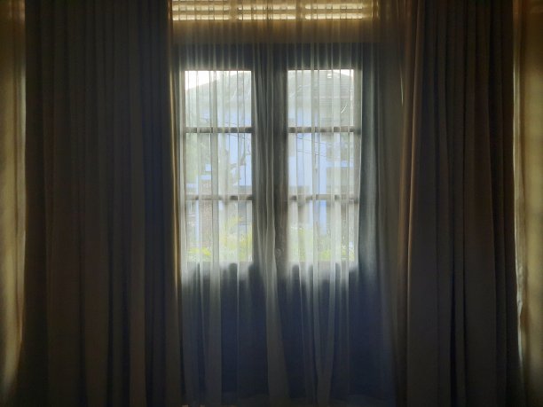 门和窗帘图片下载