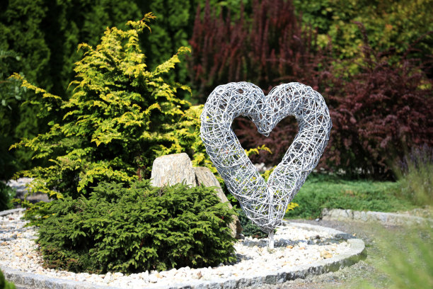 公园里为情侣准备的漂亮装饰图片下载