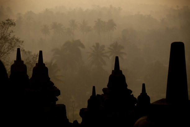 晨雾婆罗浮屠图片下载