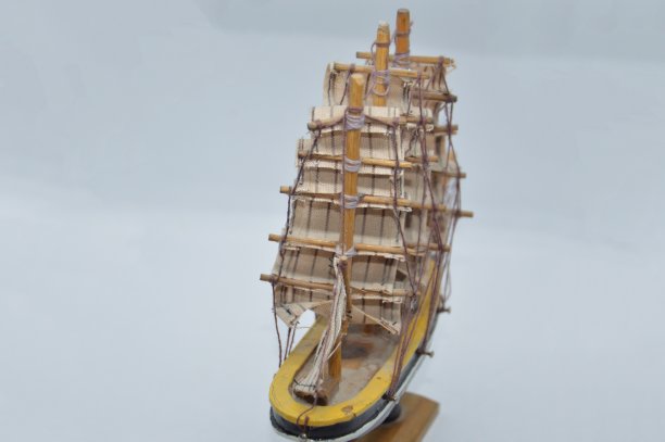 帆船的涂漆模型图片下载