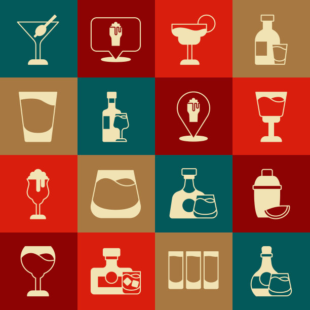 搭配威士忌酒瓶和鸡尾酒调酒器图片下载