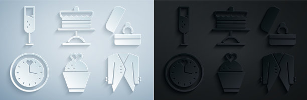 婚礼蛋糕搭配心形戒指和时钟套装图片下载