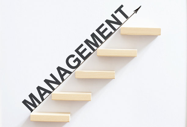 木制楼梯由木制立方体块与文本管理图片下载