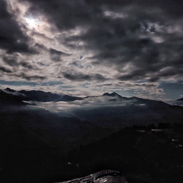 满月03，黑海高地图片下载