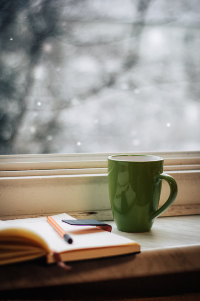 冬天喝热饮图片下载