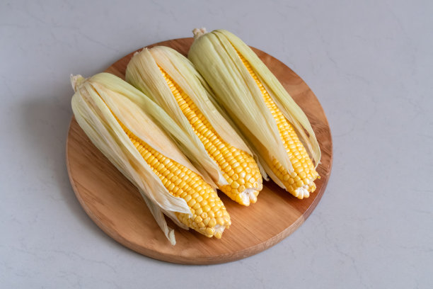 新鲜玉米特写图片下载