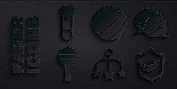 把婴儿床、挂玩具、拨浪鼓放在护罩上图片下载