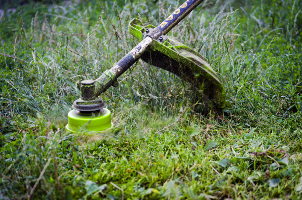 汽油切割机操作中图片下载