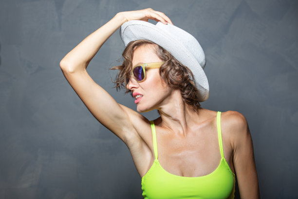 年轻模特的肖像图片下载