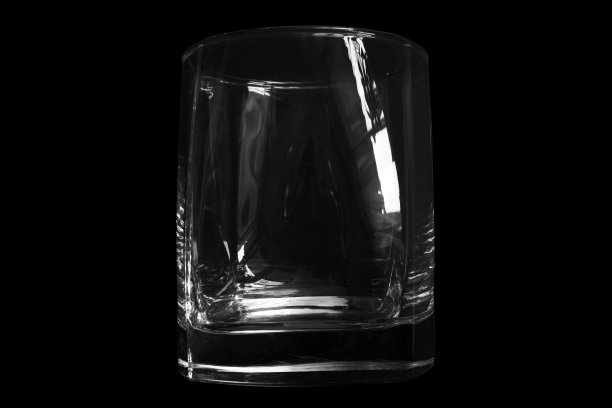 黑顶威士忌酒杯图片下载