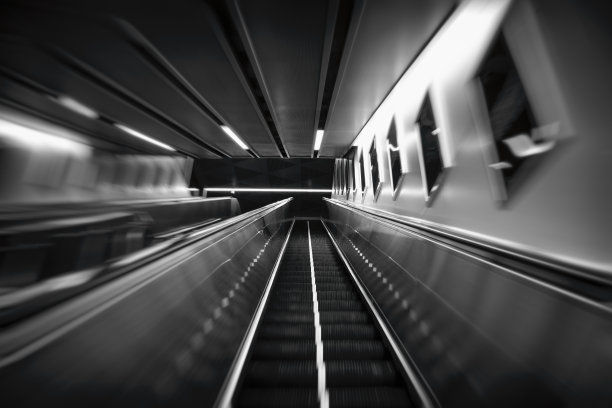 黑白照片:成都城市体育电梯图片下载