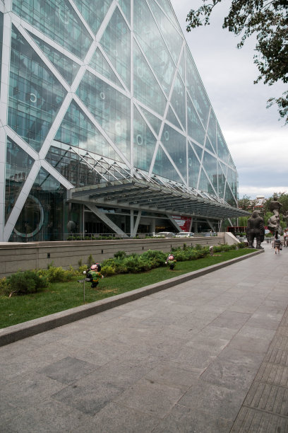 北京侨福芳草地大厦图片下载