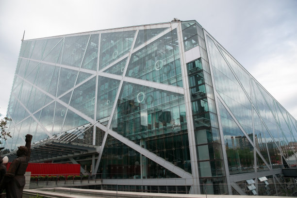 北京侨福芳草地大厦图片下载