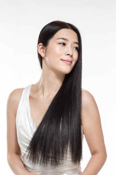 有着柔顺的长发的美女图片下载