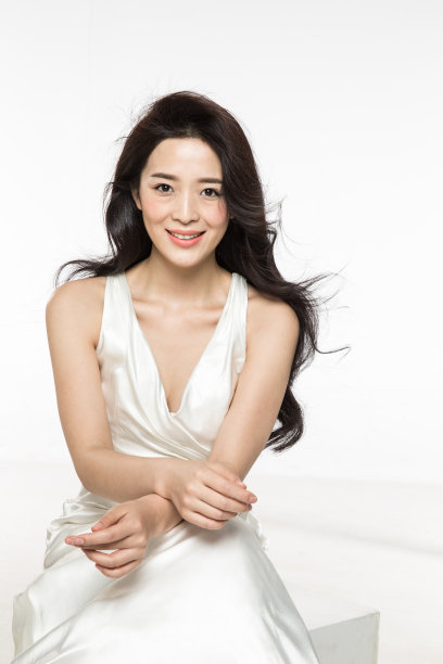 有着漂亮头发的美女图片下载