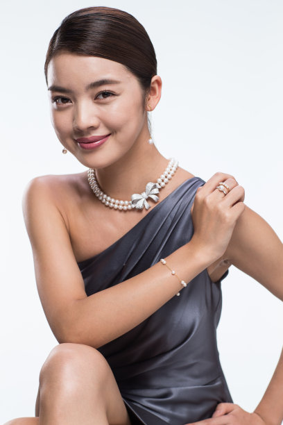 漂亮的青年女人的肖像图片下载