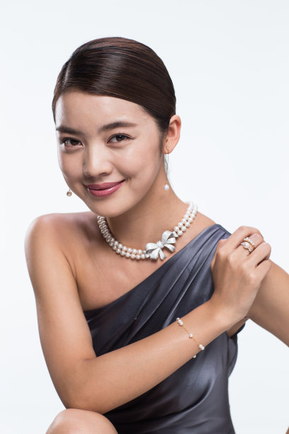 漂亮的青年女人的肖像图片下载