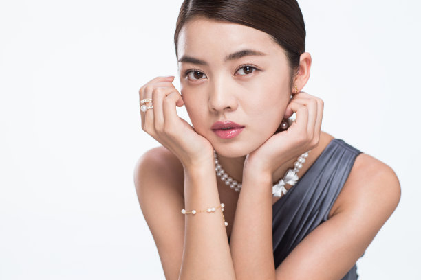 漂亮的青年女人的肖像图片下载