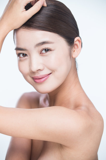 青年女人妆面肖像图片下载