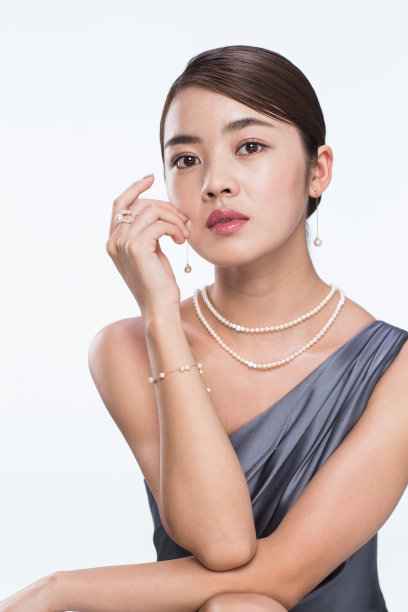 漂亮的青年女人的肖像图片下载