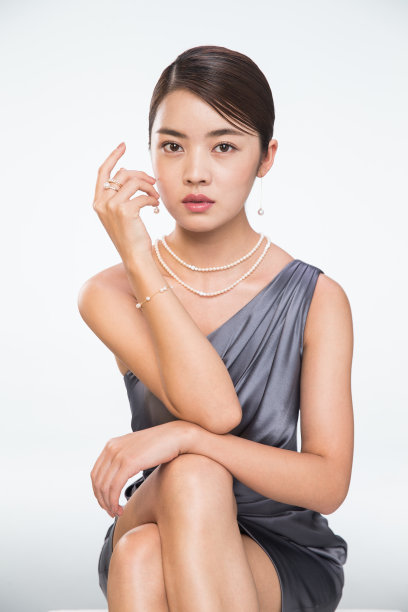 漂亮的青年女人的肖像图片下载