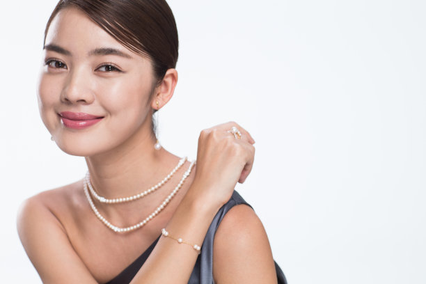 漂亮的青年女人的肖像图片下载