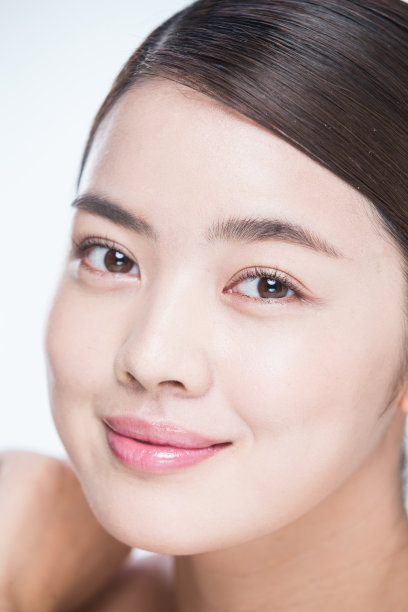 青年女人妆面肖像图片下载