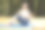 青年女人练习瑜伽图片下载