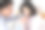 青年男人照顾生病的女朋友图片下载