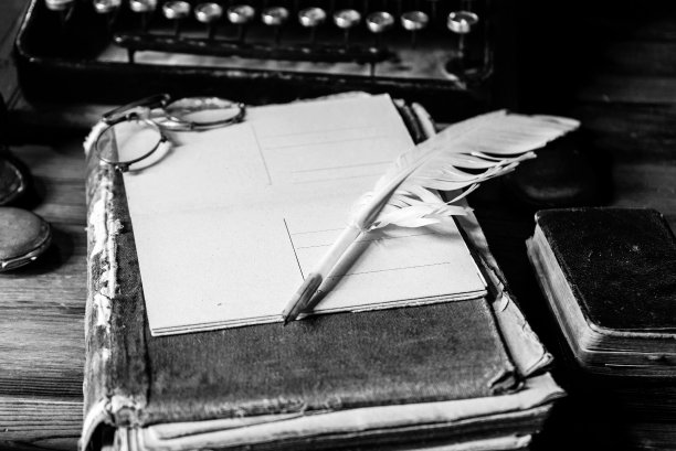 旅行者的书桌古董书桌，古董剪贴簿图片下载