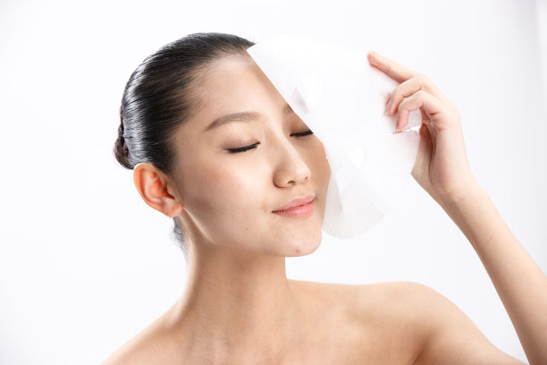 年轻女人化妆图片下载