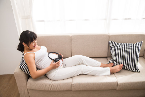 幸福的孕妇图片下载