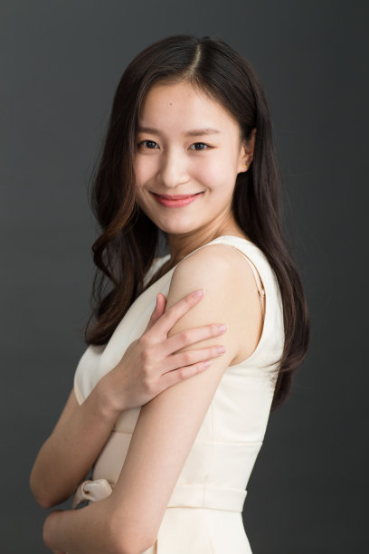 青年女人肖像图片下载