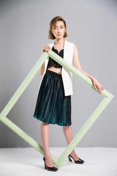 青年时尚女人图片下载