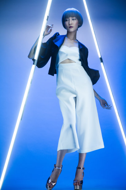 青年时尚女人图片下载