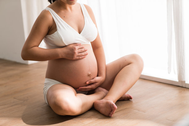 幸福的孕妇图片下载