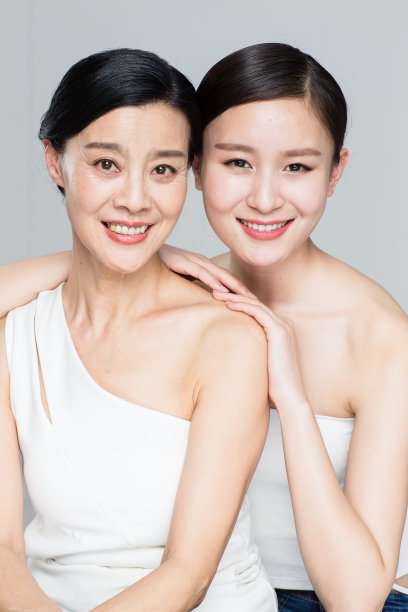美丽优雅的母女图片下载