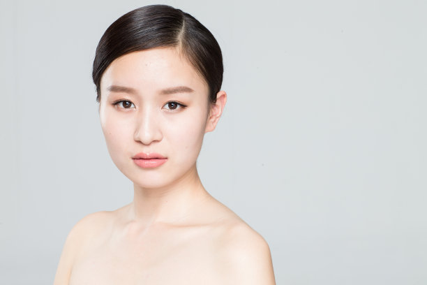 青年女人妆面肖像图片下载